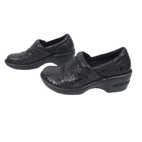 b.o.c. Born Concept Black Peggy Clogs Tooled Leather Slip On Shoes Women Size 7 - Picture 1 of 12